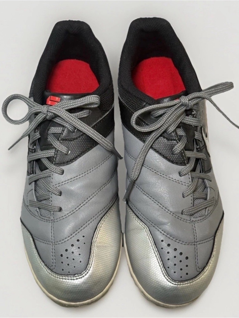 Nike Bomba Turf Soccer Shoes Size 5.5 Youth Gray Red Black 415128-005 - Picture 5 of 6